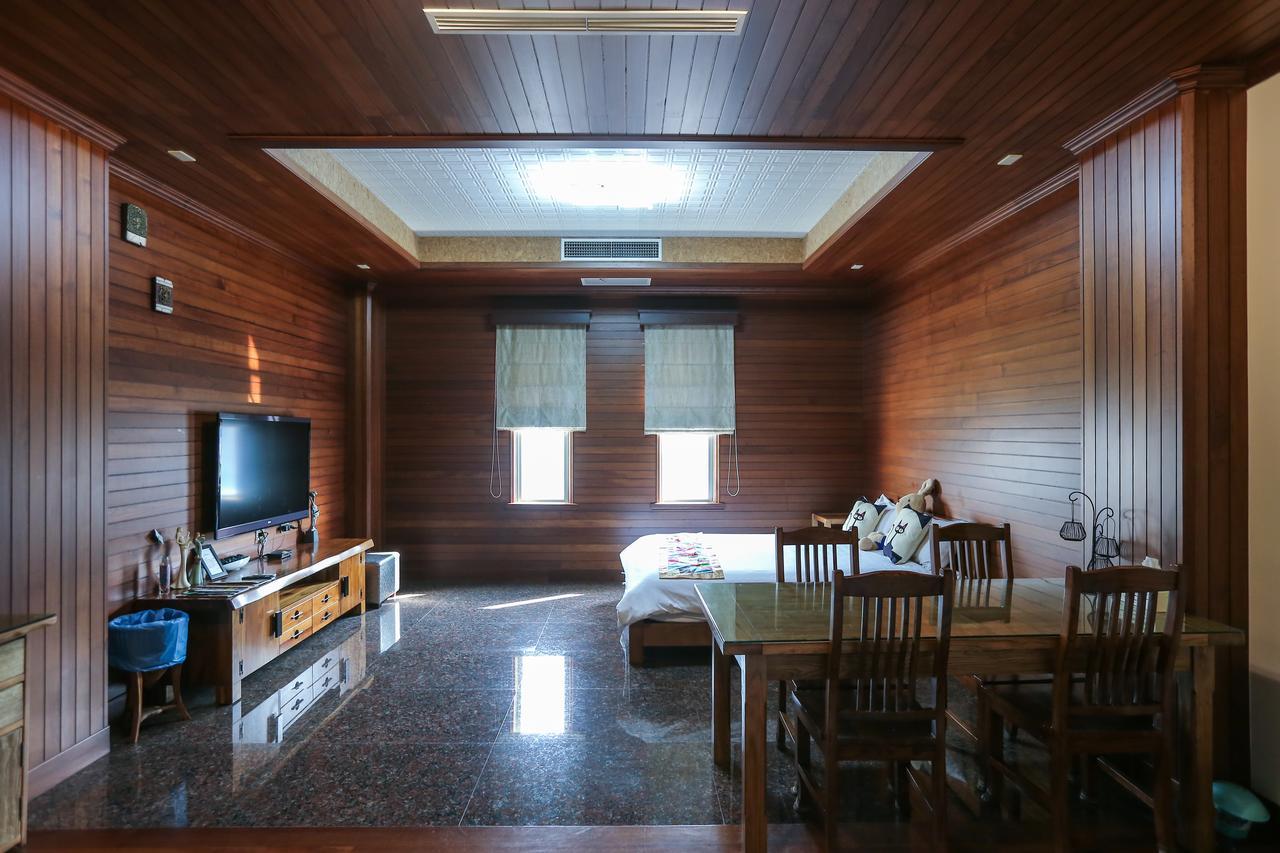 Tainan Yi Home Екстериор снимка